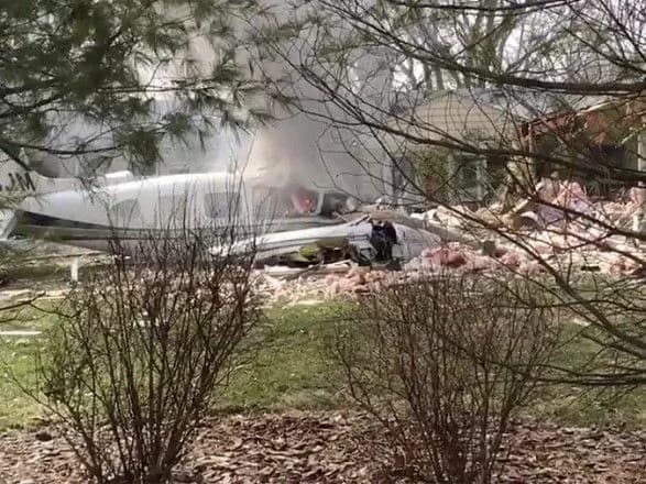 Внаслідок падіння літака на заході Колумбії загинуло 7 осіб