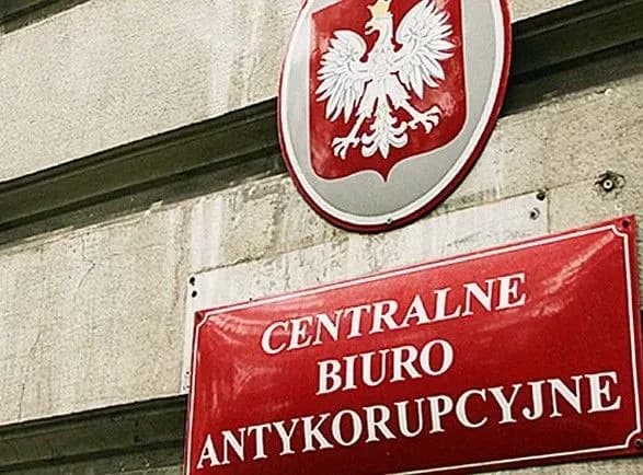 Контрабанда бурштину: у Польщі затримали двох українців, які назвалися співробітниками спецслужб