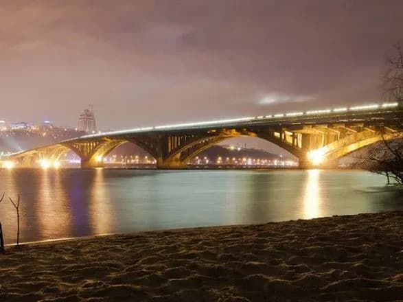 Рух на столичному мосту Метро відновили