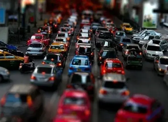 Київ стоїть в гігантських заторах
