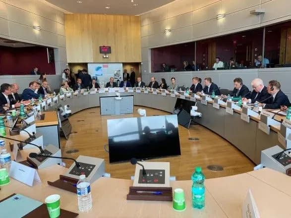 У Брюсселі стартували тристоронні переговори щодо газу