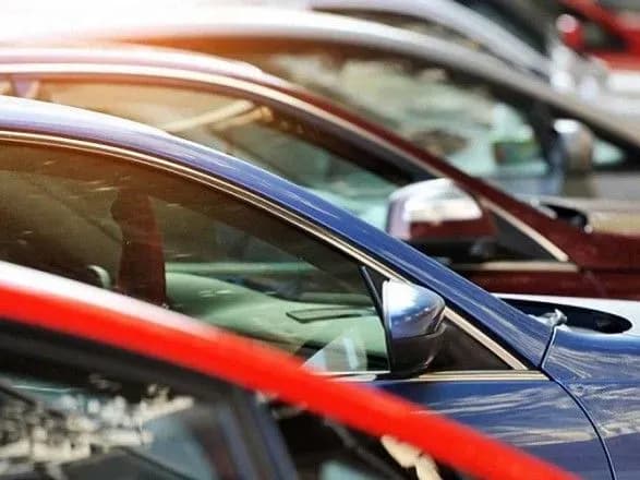 Стало відомо, скільки разів нардепи вже скористалися парламентськими автомобілями