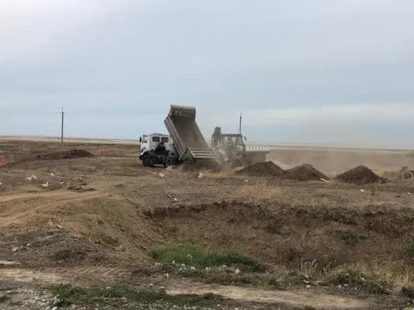 На админчерте с Крымом начали строить новые КПВВ