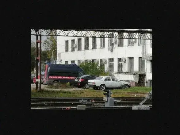 На вокзалі російського Брянська вбили двох співробітників спецзв'язку та викрали 7 млн рублів
