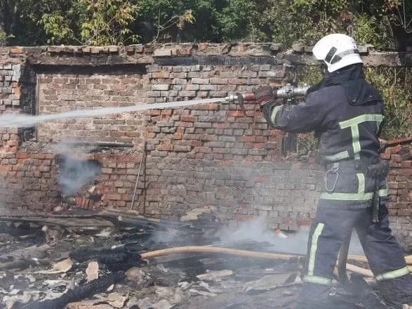 На Хмельниччині горіла недіюча птахоферма