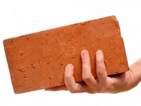 У Києві депутата міськради вдарили цеглиною по голові