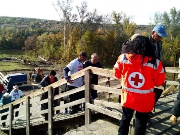 У Станиці Луганській почали будувати обхідний міст – СЦКК