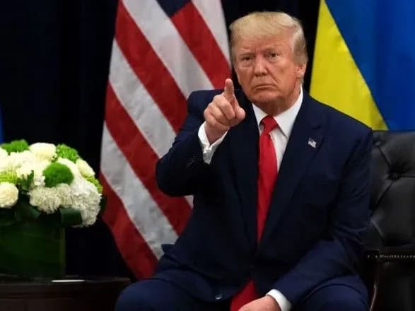 Демократи вимагають від Білого дому документів про причини затримки військової допомоги України