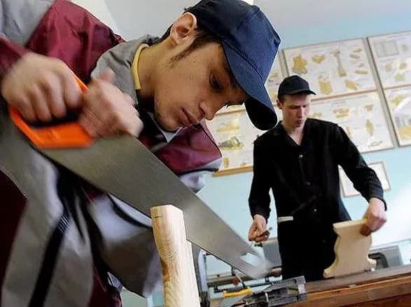 В уряді очікують, що 45% випускників шкіл обиратимуть професійно-технічну освіту