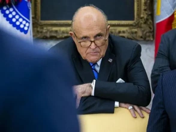 Помічники Байдена просять не дозволяти адвокату Трампа виступати на телебаченні — NYT