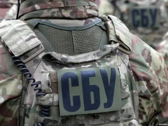Охоронця колонії спіймали на постачанні наркотиків ув’язненим