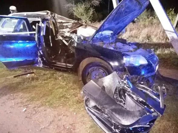 Легковик влетів у стовп на Дніпропетровщині, двоє загиблих