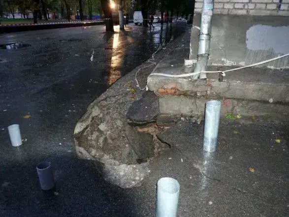 У Дніпрі вирішили не допускати студентів до "тріснутого" гуртожитку