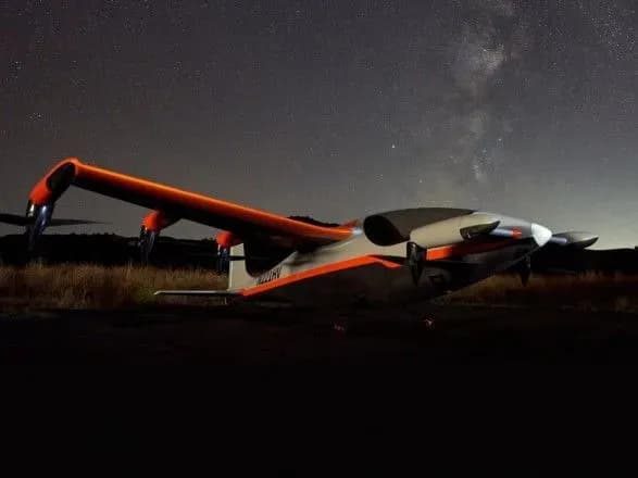 В США представили электросамолет с вертикальным взлетом