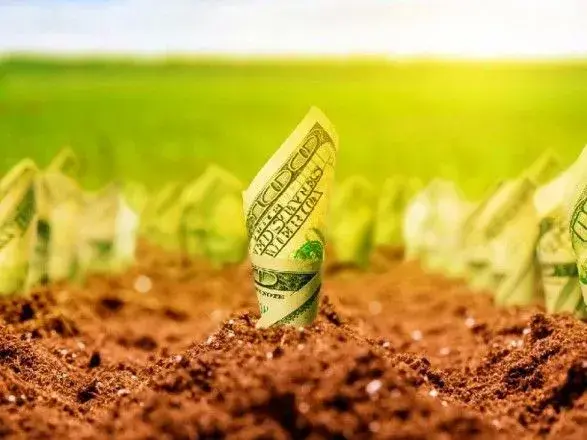 Зеленський про ринок землі: опрацьовується питання щодо продажу іноземцями