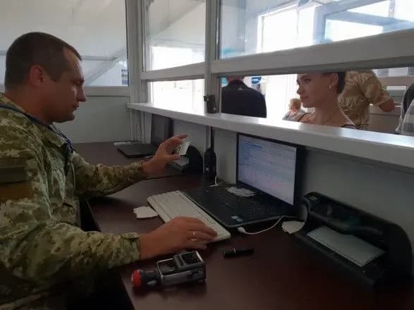 Ситуація на КПВВ у зоні ООС: у чергах зранку застрягли понад 250 автівок