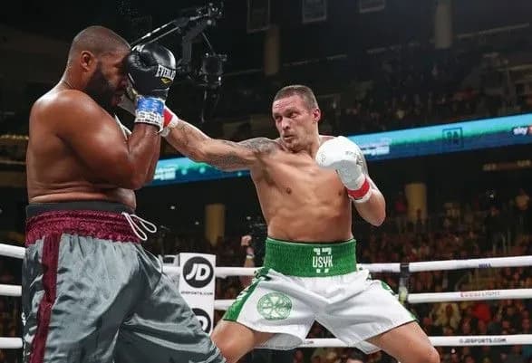 Ексчемпіон світу Льюїс дав характеристику бою Усик-Уізерспун