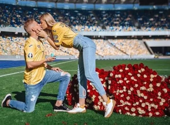 Зінченко на футбольному полі освідчився своїй коханій