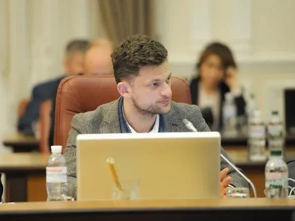Дубілет хоче зробити зі свого кабінету опенспейс