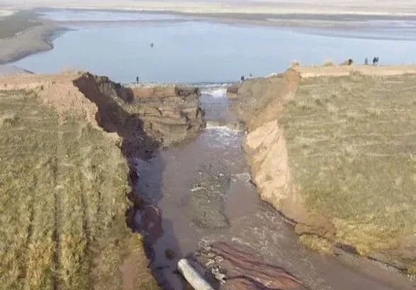 В России, из-за прорыва дамбы, погибли не менее 10 человек