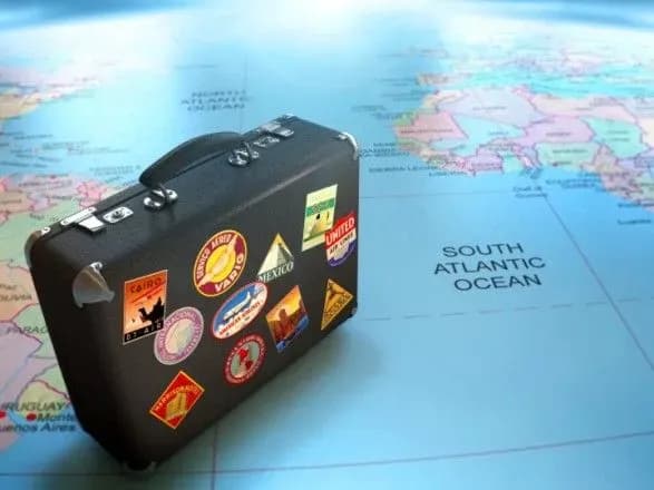 Більшість українців назвали масову еміграцію найбільшою загрозою для країни – опитування