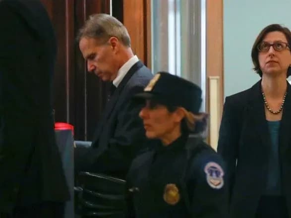 Республіканці зірвали слухання представниці Пентагону у справі про імпічмент