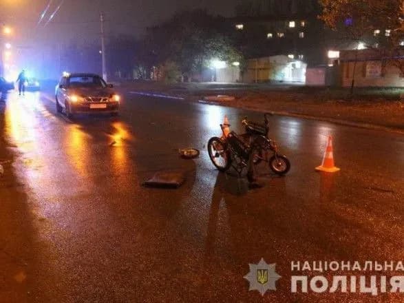 На Донеччині водій збив чоловіка на візку