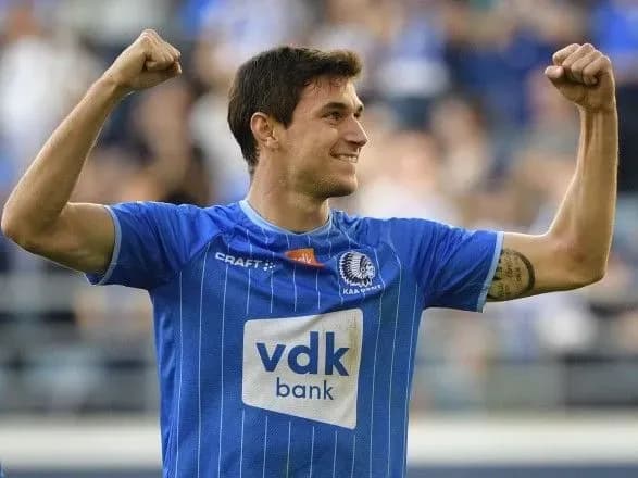 Украинский бомбардир "Гента" продлил контракт с бельгийским клубом