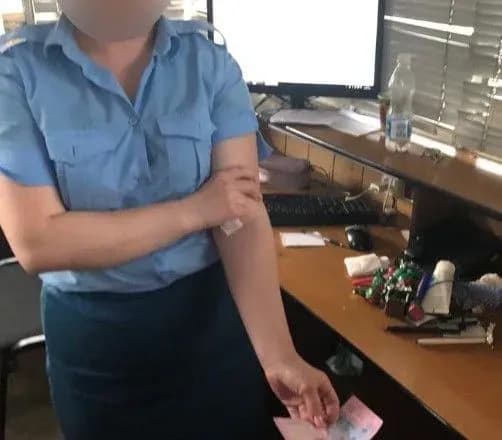 Сотрудницу таможни будут судить за получение взятки от иностранцев