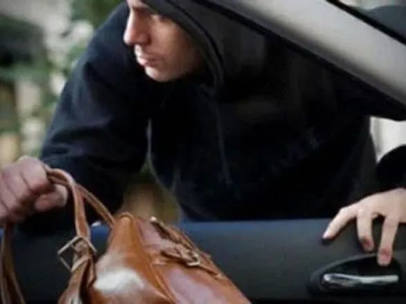 В Киеве неизвестный обокрал судью апелляционного суда