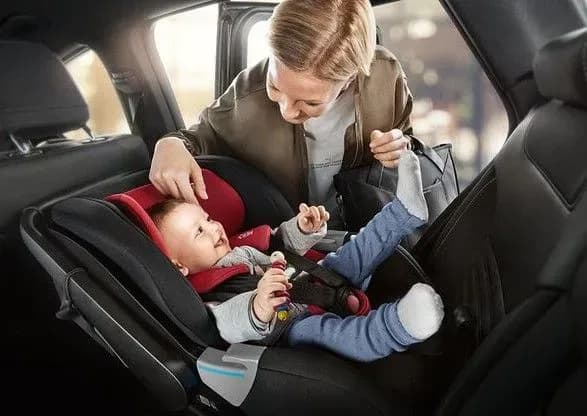Експерт дала поради, як правильно обрати автокрісло для дитини