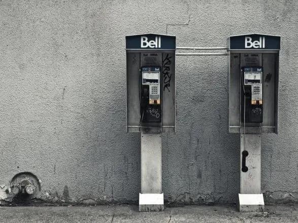 Укртелеком наступного року відключить таксофони