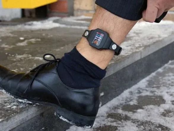 Більшість електронних браслетів в Україні не працює