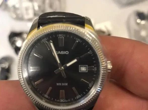 Українець намагався ввезти з Польщі партію годинників на мільйон гривень