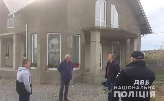 На Закарпатті затримали чоловіка, який вимагав неіснуючий борг у розмірі 8 тисяч доларів