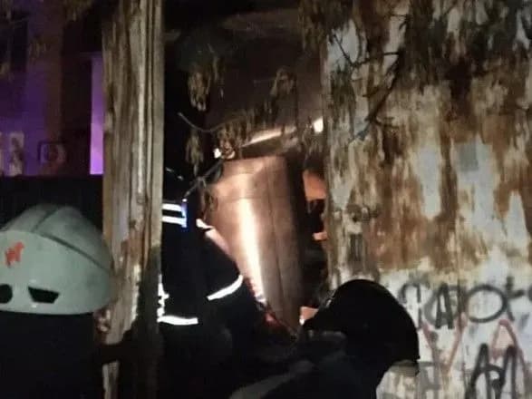 Через дитячі забавки з петардами в Одесі сталася пожежа в автівці