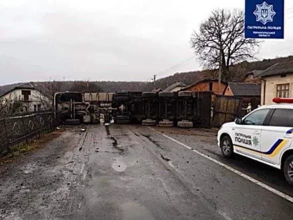 Аварія на Тернопільщині паралізувала рух міжнародною трасою