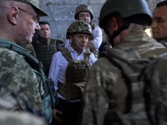 Зеленський у привітанні ракетних військ згадав про розведення сил на Донбасі