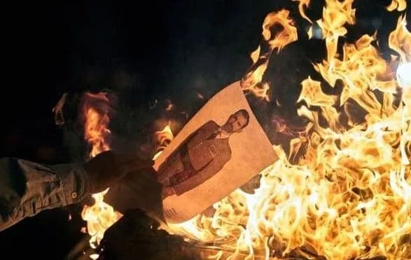 У Каталонії палять портрети короля Іспанії, протестуючи проти його візиту