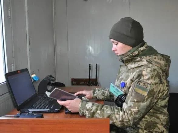 Ситуація на КПВВ у зоні ООС: зранку понад 250 автівок у чергах