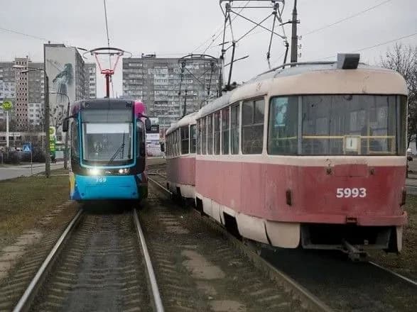 У Києві тимчасово скоротять режим роботи низки трамваїв
