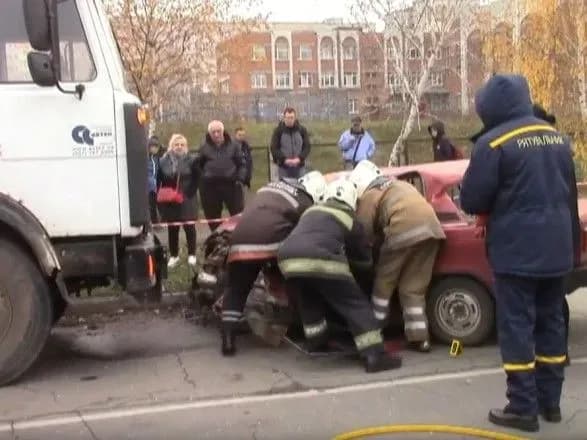 У Полтаві зіткнулися вантажівка та легковик: є загиблі