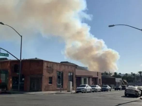 У Каліфорнії через лісову пожежу евакуювали кіностудію Warner Brothers