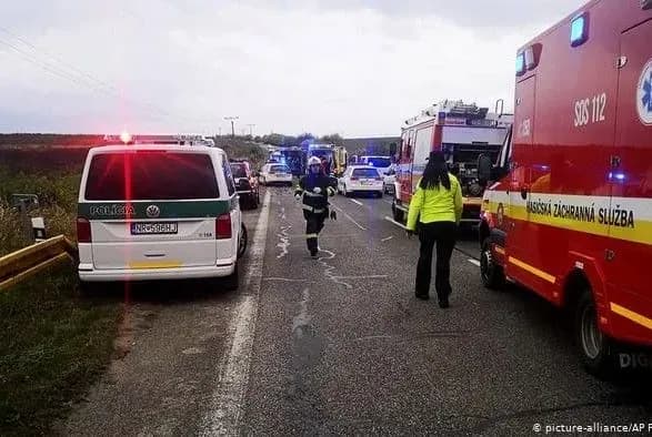 Кількість загиблих у ДТП у Словаччині збільшилася до 13 осіб