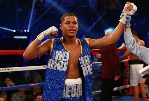 Чемпіон світу назвав Ломаченка живою легендою