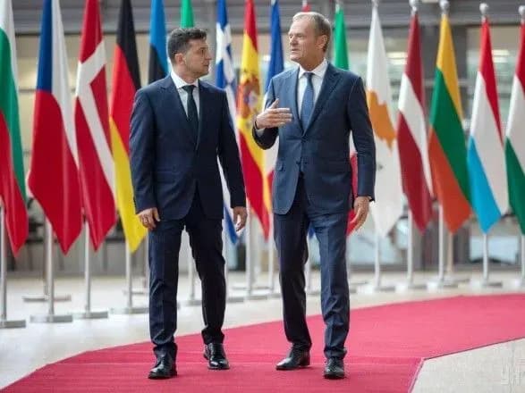 Зеленський обговорив "Північний потік-2" з Туском