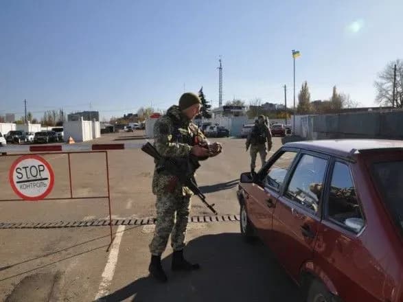 На КПВВ у зоні ООС зранку зібрались 270 автомобілів