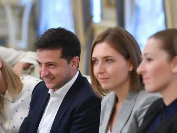 Зеленський розповів, що сперечається з Новосад щодо нової програми освіти