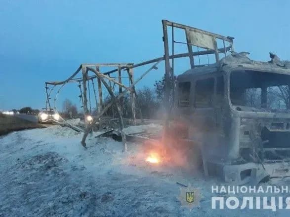На Полтавщині під час руху фура згоріла до тла