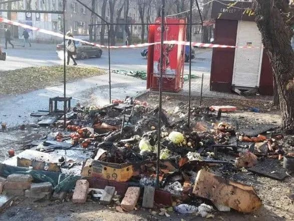 У Запоріжжі в продуктовому наметі згорів чоловік